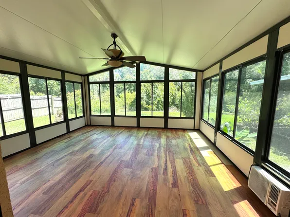 27200 Big Sur Dr, Zephyrhills, FL 33544