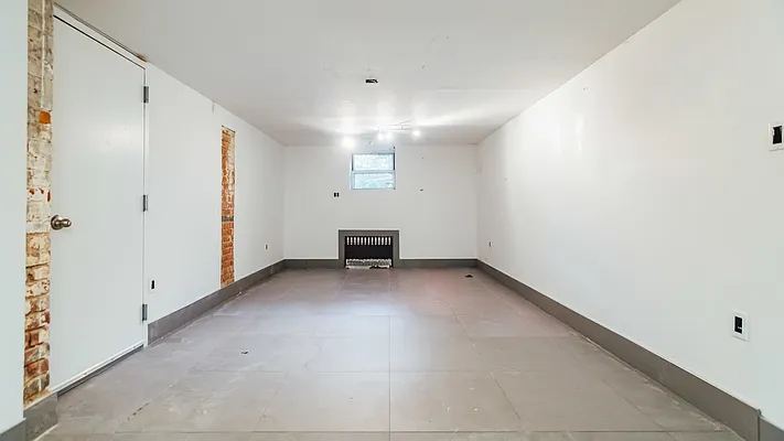 Rented by Nooklyn NYC LLC | media 31