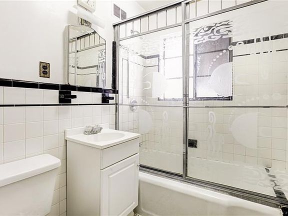 4th image of 31 Kensington Ave