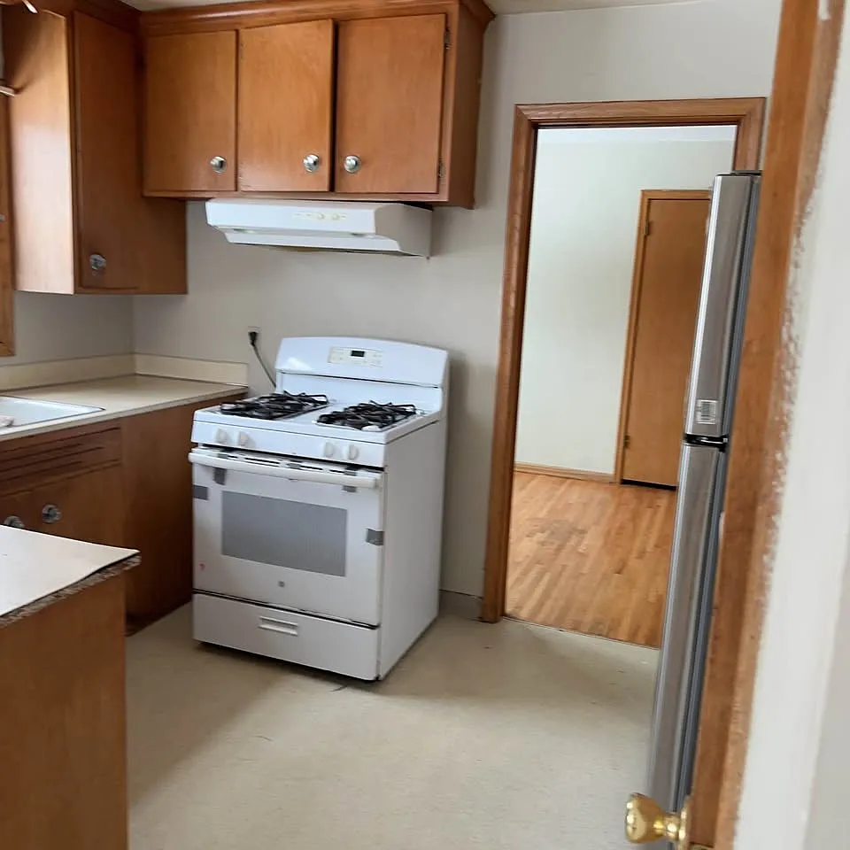 3 bed, 1200 sqft, $1,850 — Photo 3
