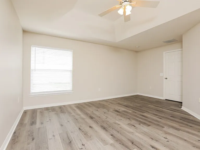1052 Sadie Ln — Photo 9