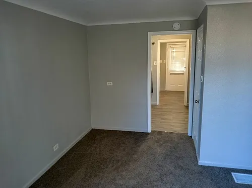 Spacious Two Bedroom Unit Close Lowry & Public Transport at East Colfax — Photo 4