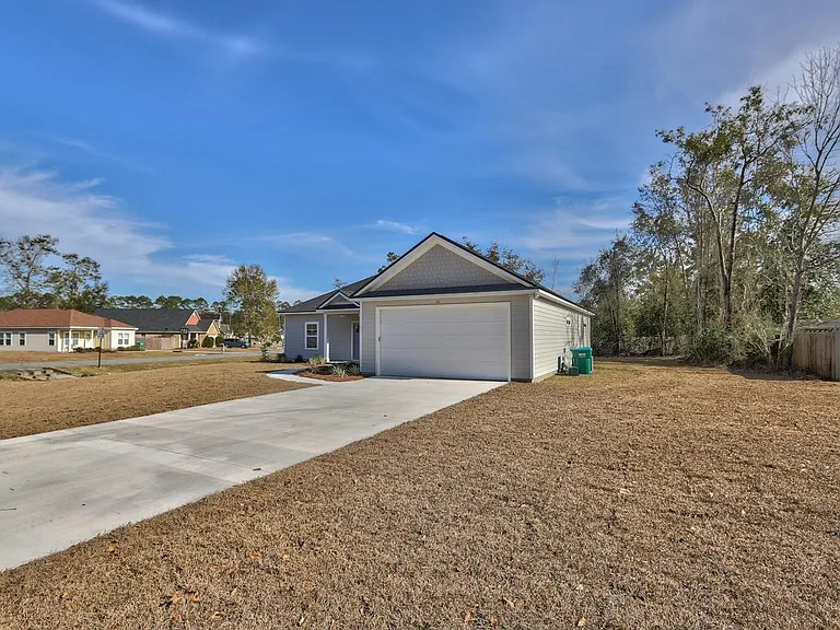 43 Sarlan Garden Dr — Photo 5