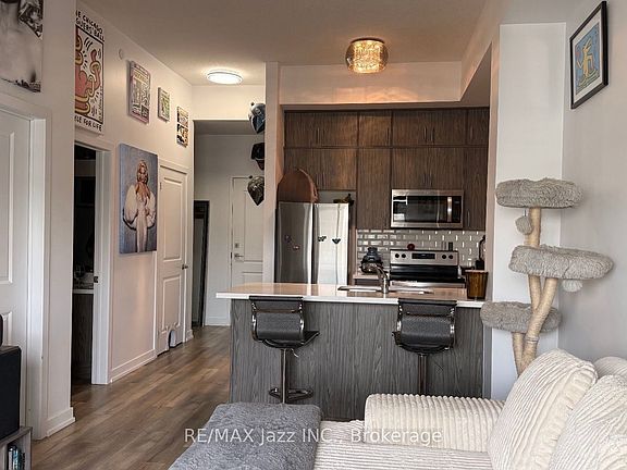 3rd image of 5055 Greenlane Rd #625