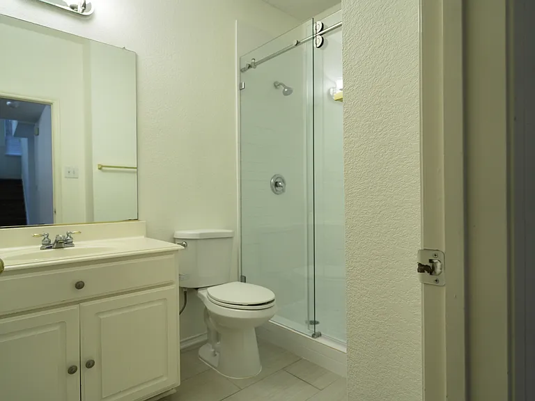 2032 Fox Glen Dr — Photo 25