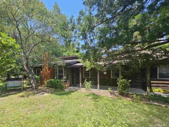 4370 Chippewa Dr, Gulf Breeze, FL 32563