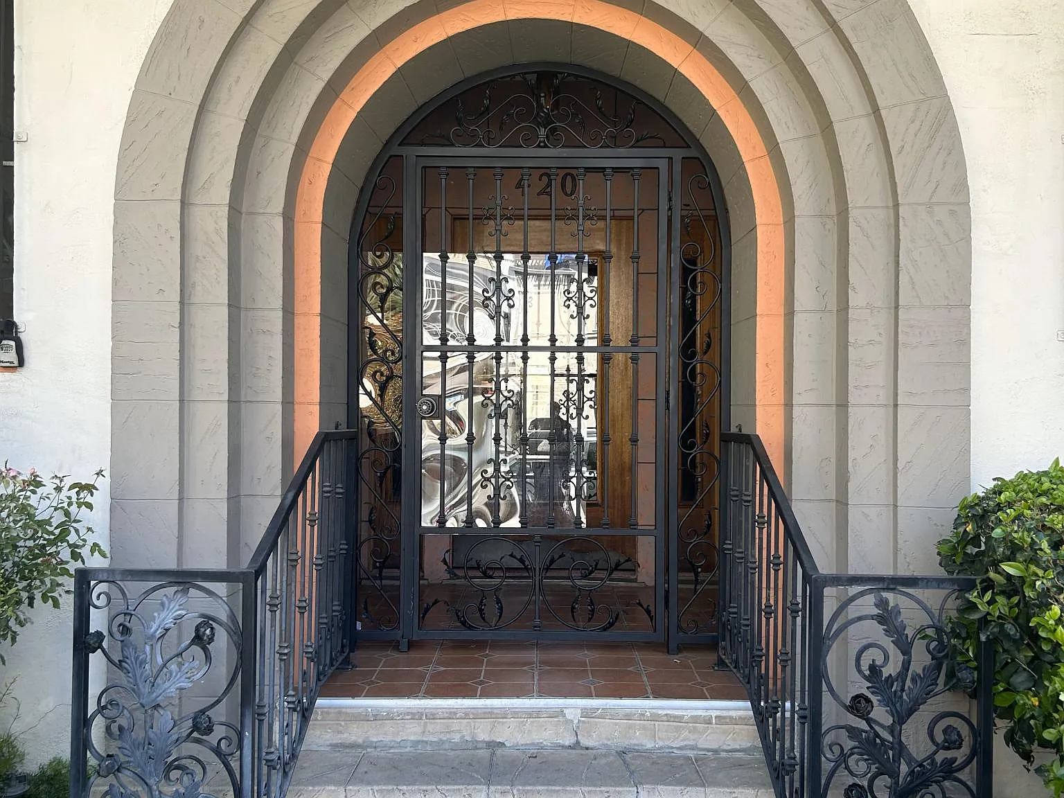 420 S Detroit St — Photo 2