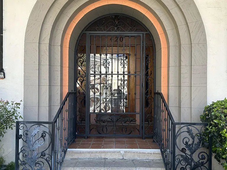 420 S Detroit St #3 — Photo 3