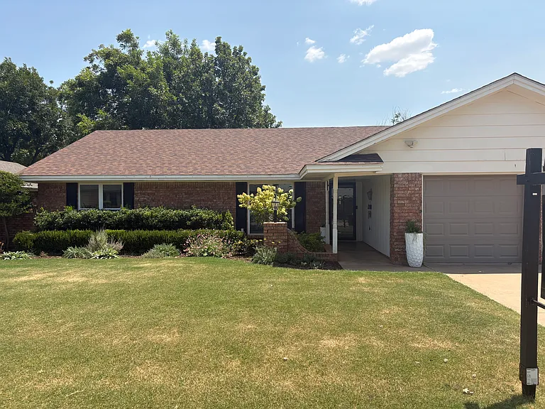 2803 Elmwood Ave — Photo 1