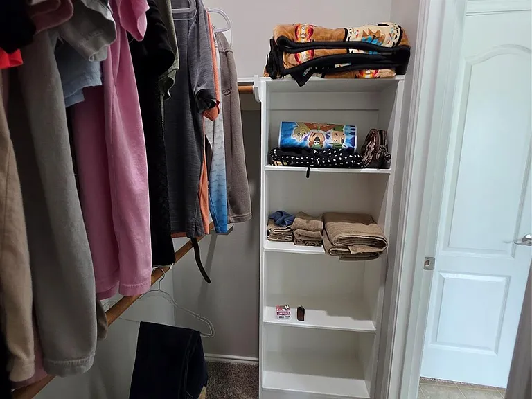 2108 Goldfinch Ln — Photo 10