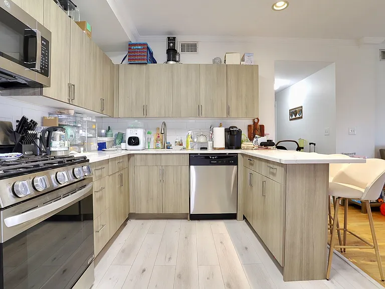 205-207 Madison St #2B — Photo 8