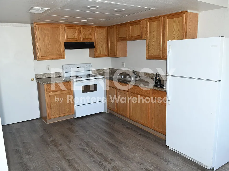 1733 E Cambridge Ave #204