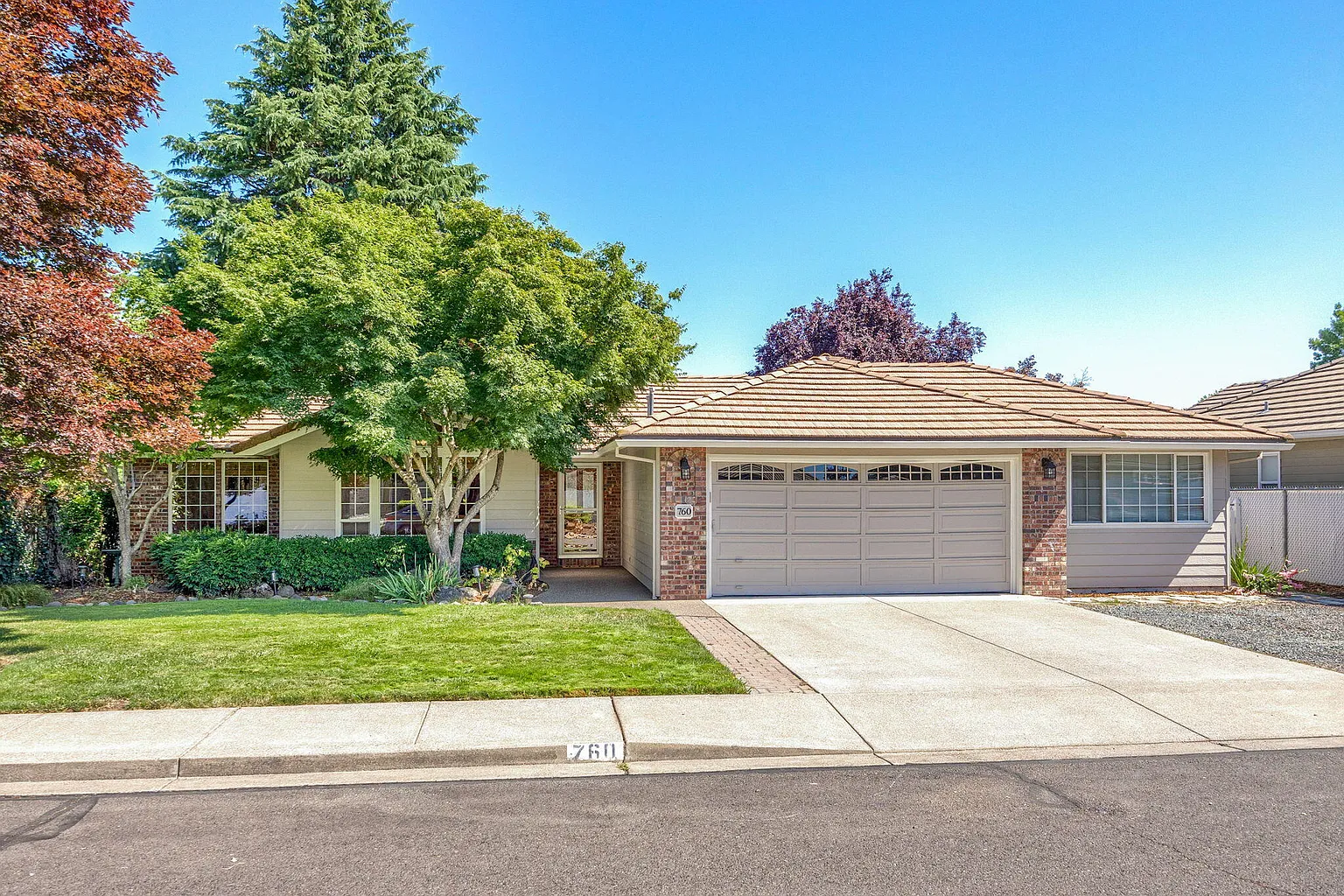 760 Annalee Dr photo 1