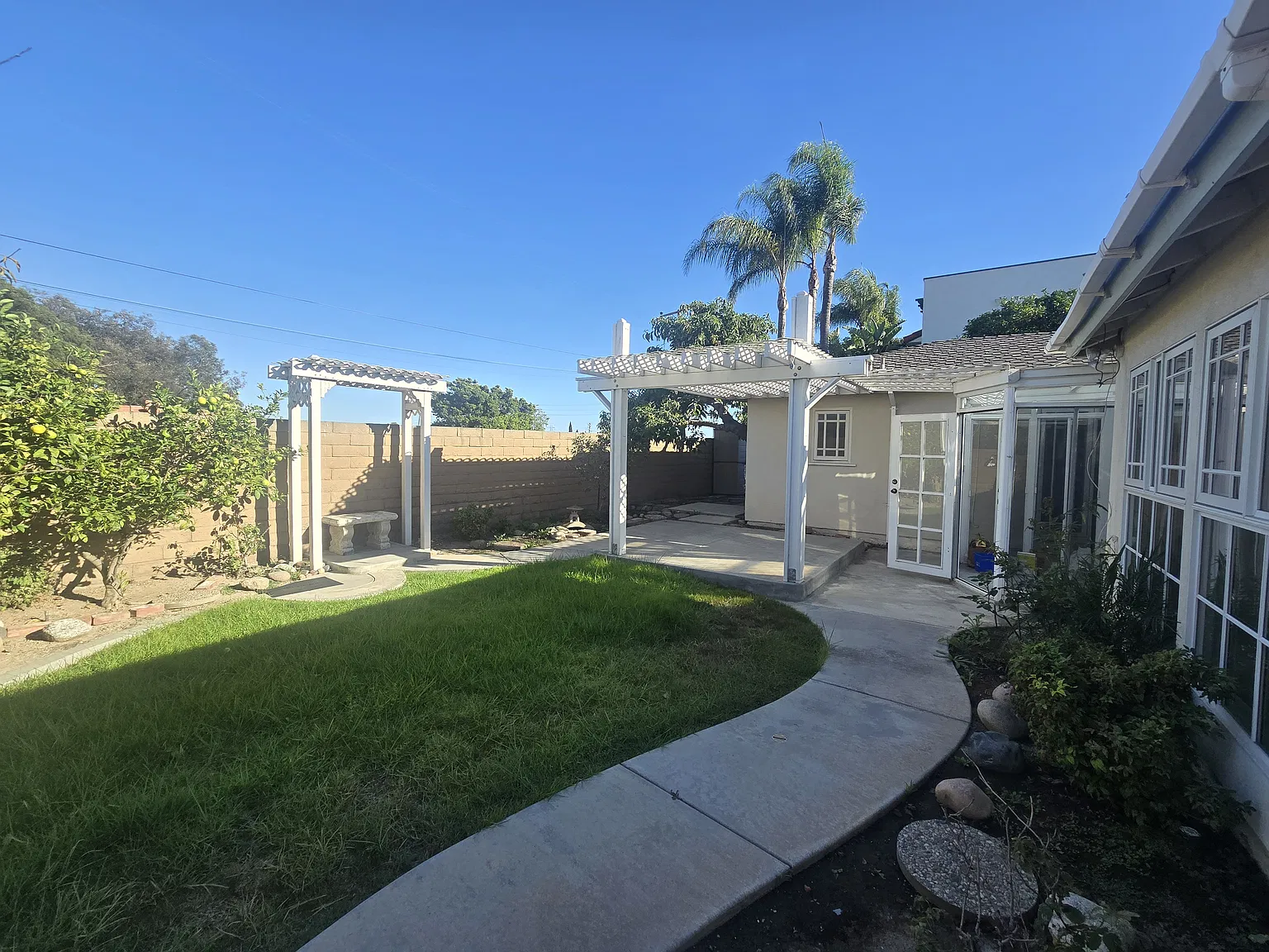 4 bed, 2434 sqft, $5,500 — Photo 3