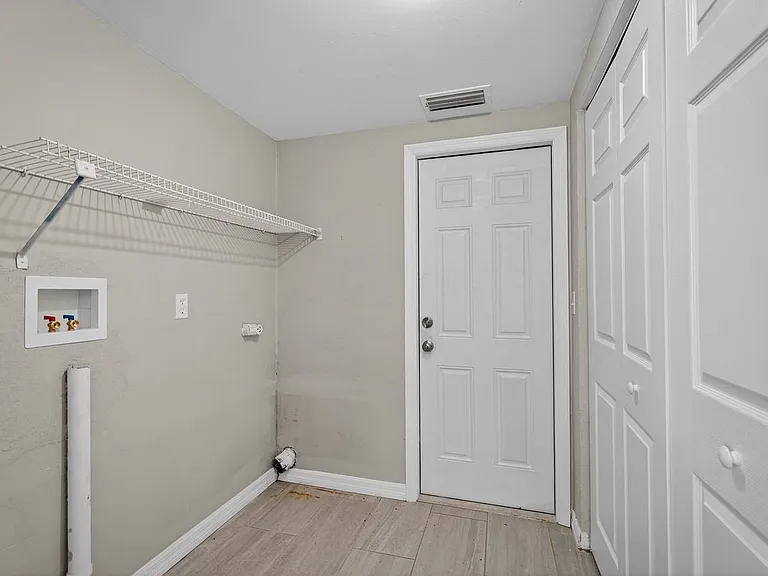 1956 Red Cedar Cir — Photo 11