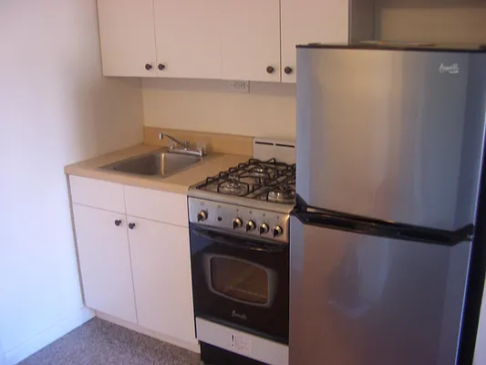 Rented by Metro Realty NY Inc | media 10