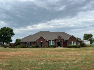 412 Checotah Dr, Checotah, OK 74426