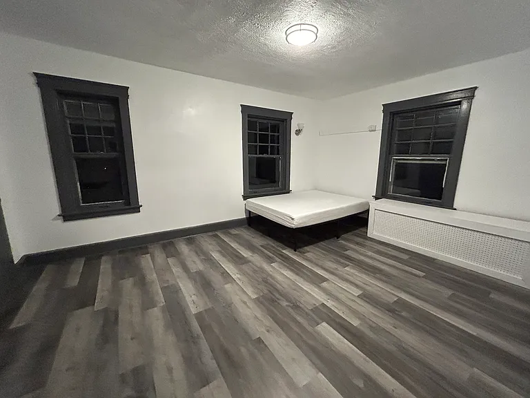 142 Oak St #R — Photo 16