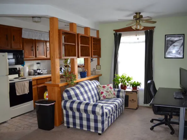 822 Douglas Ave #202, Ames, IA 50010