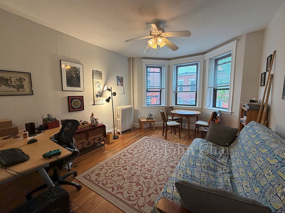 1st image of 4 Ayr Rd APT 35