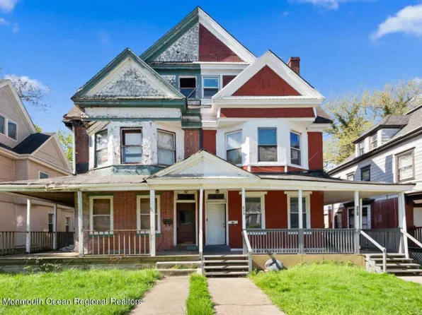 829 Carteret Ave, Trenton, NJ 08618