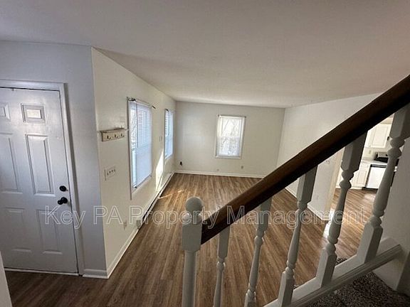 5th image of 220 Green St