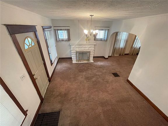 3rd image of 3007 E 36th St