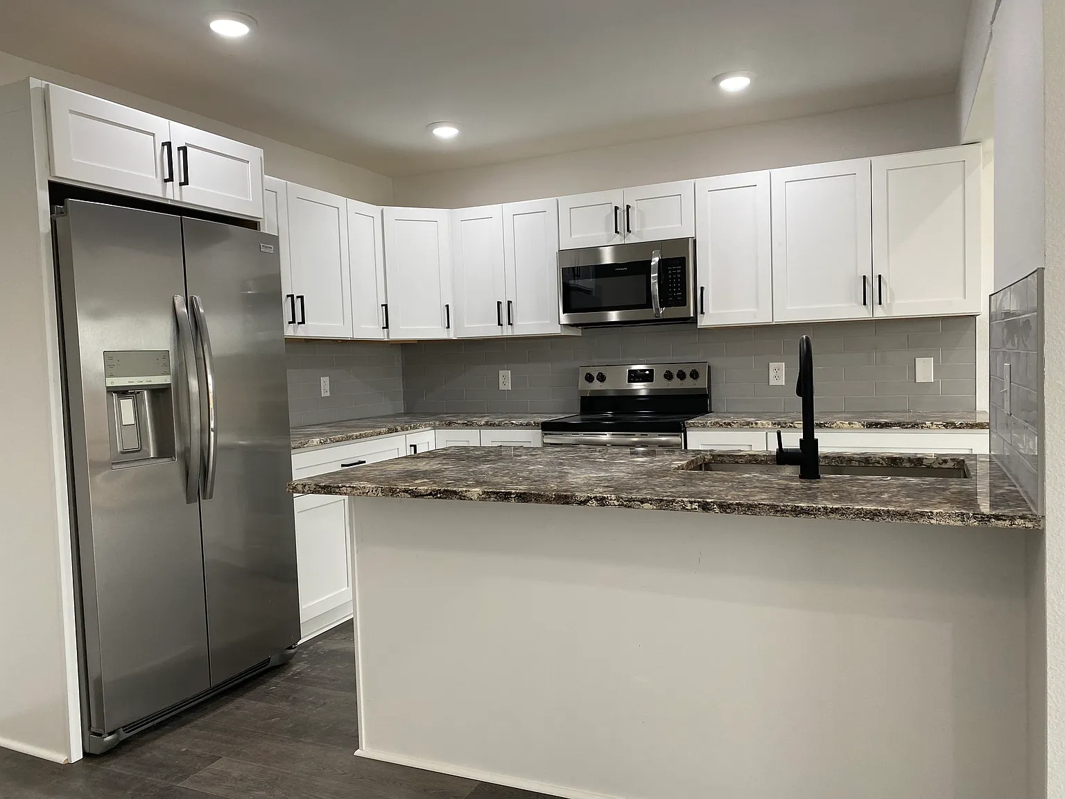 3 bed, 3.5 bath, 1673 sqft, $2,000 — Photo 4