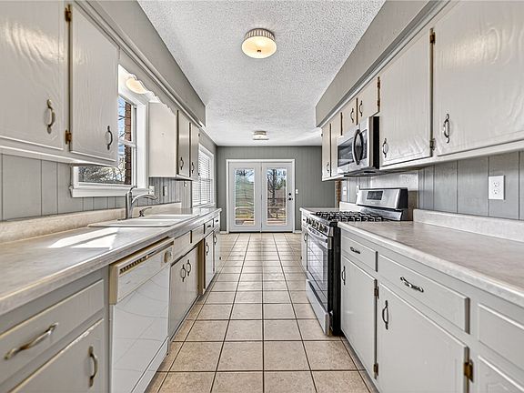 3rd image of 405 Indian Trl