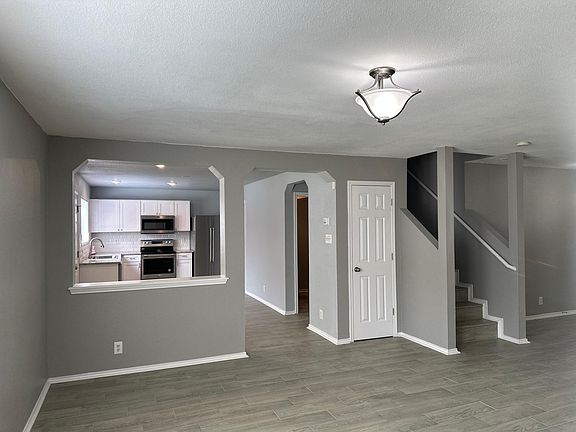 5th image of 11810 Arbor Mesa