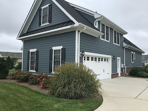 Oversized 2 car garage