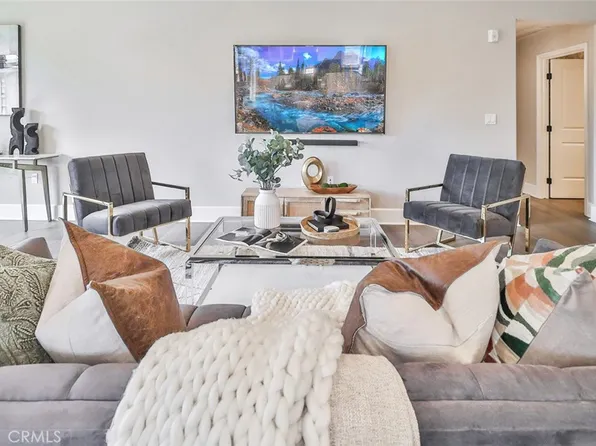 23500 Park Sorrento Unit E42, Calabasas, CA 91302