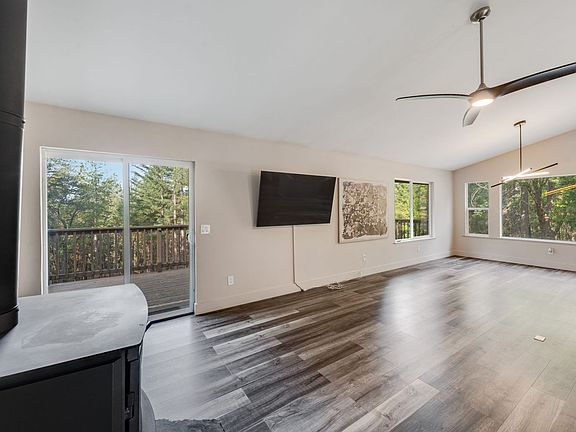 5th image of 2870 Fox Run Rd
