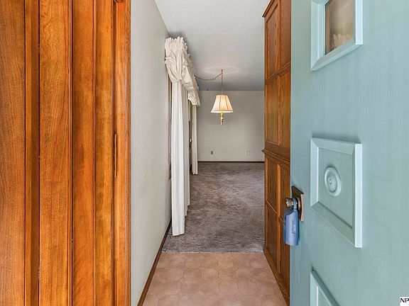 5th image of 211 N Birchwood Dr