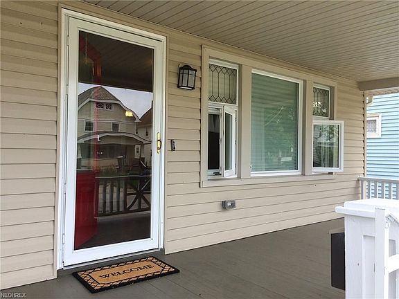 3rd image of 3455 W 122nd St
