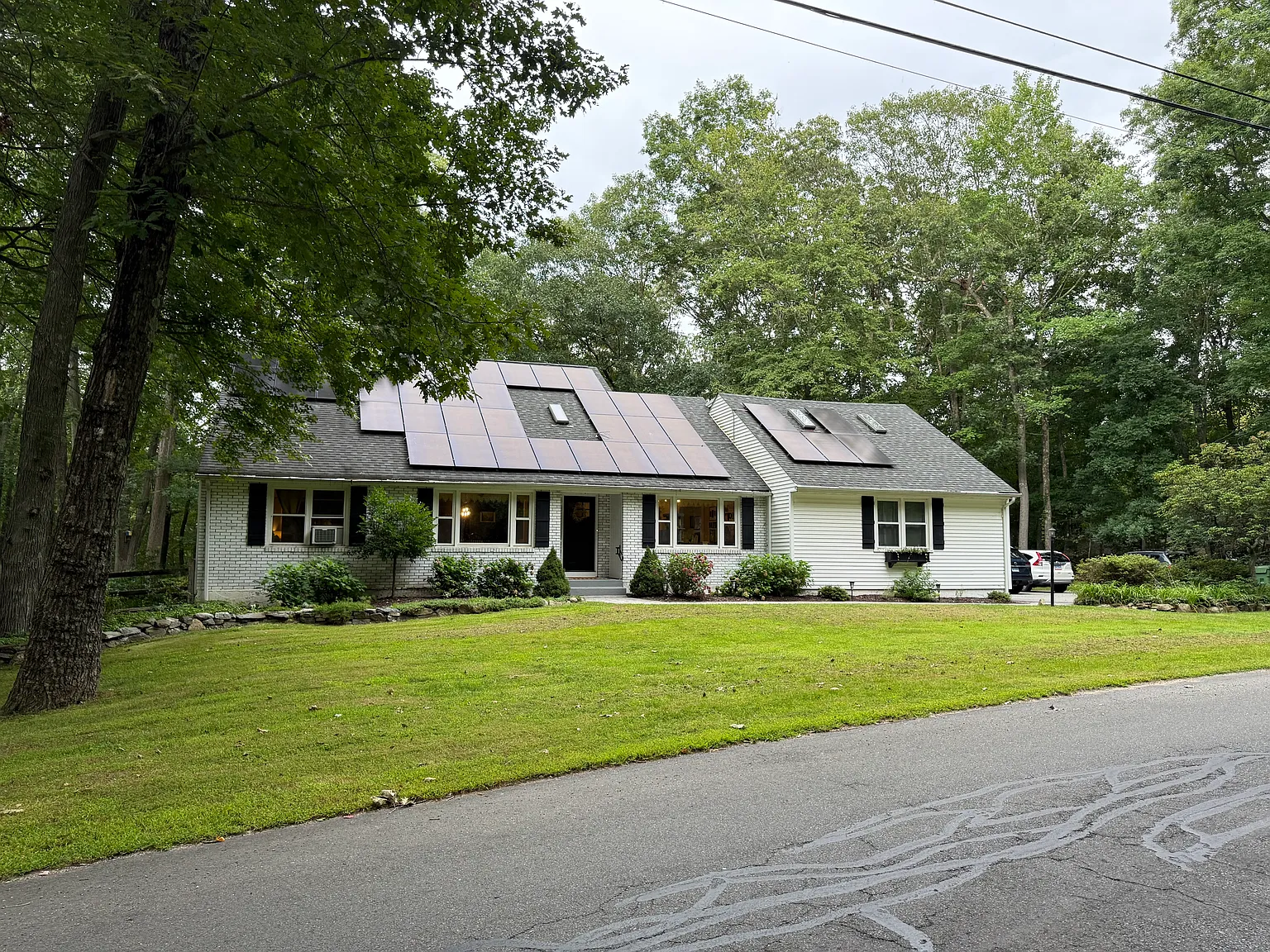 5 bed, 2.5 bath, 2172 sqft, $3,000 — Photo 1