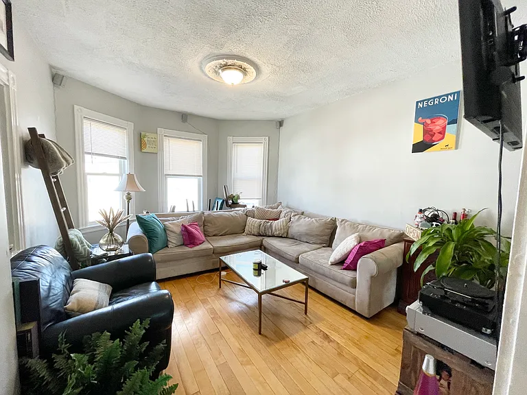 24 Pond St #3 — Photo 13