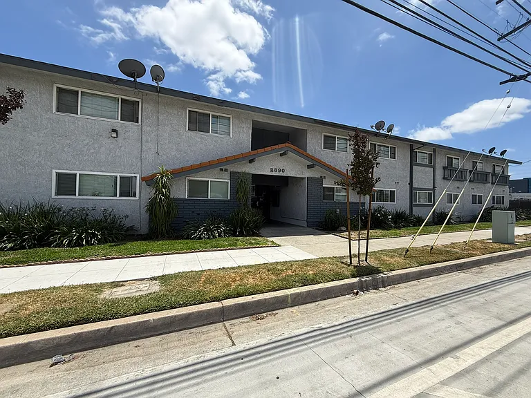 2890 E Artesia Blvd #39 — Photo 3