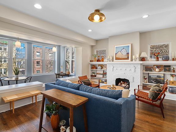 4th image of 2617 W Leland Ave APT 2