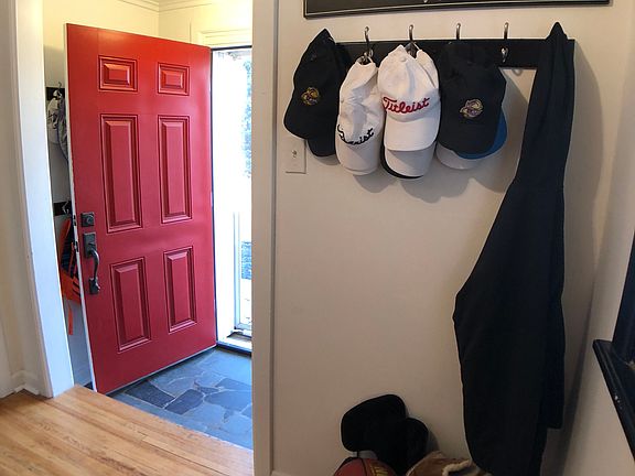 4th image of 202 W La Mesa Dr