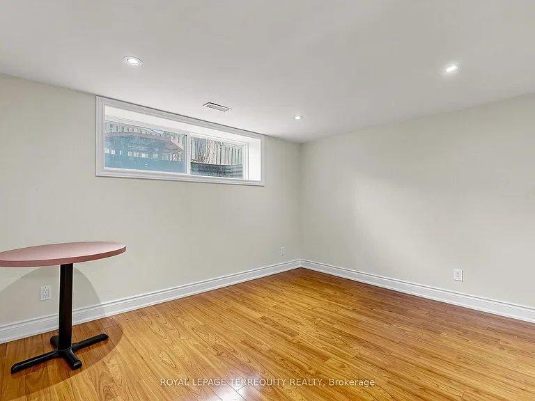 14 Hedges Blvd #LOWER — Photo 16