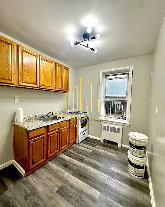 128-129 Chancellor Ave #AB05