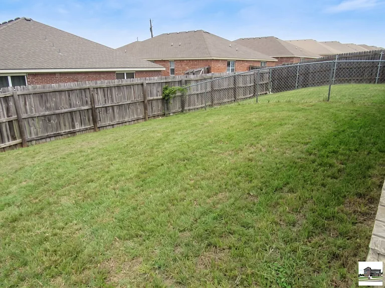 305 Cedar Ridge Dr #A — Photo 20