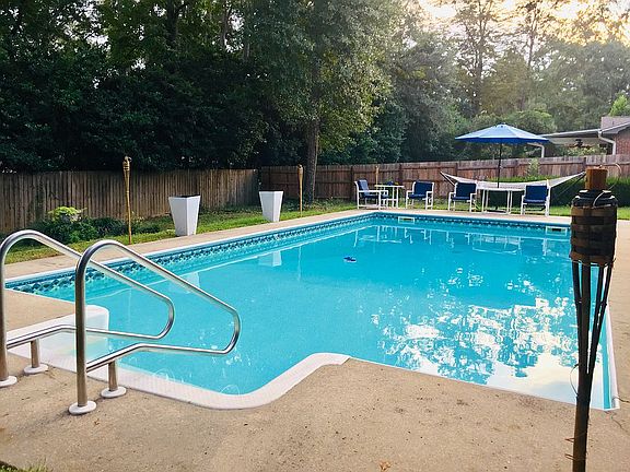5th image of 2915 Huntington Dr