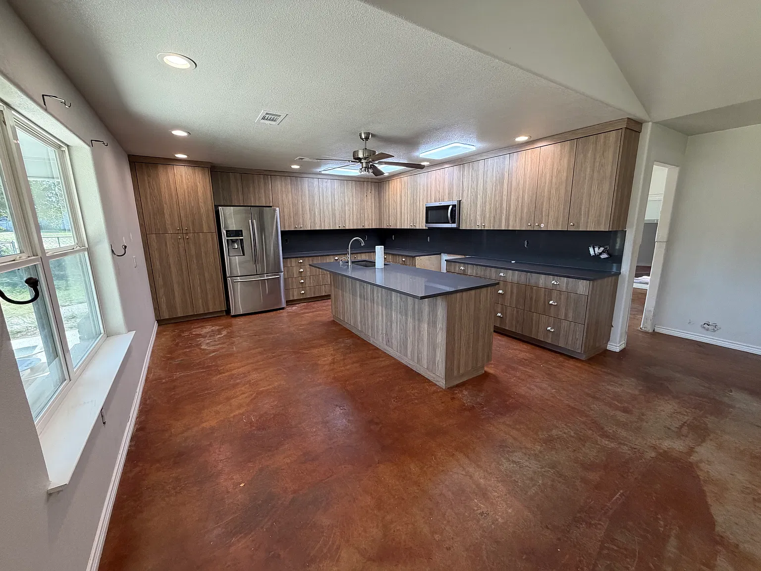 2 bed, 1260 sqft, $2,150 — Photo 2