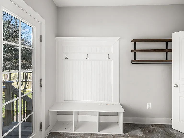 302 Reid Dr — Photo 9