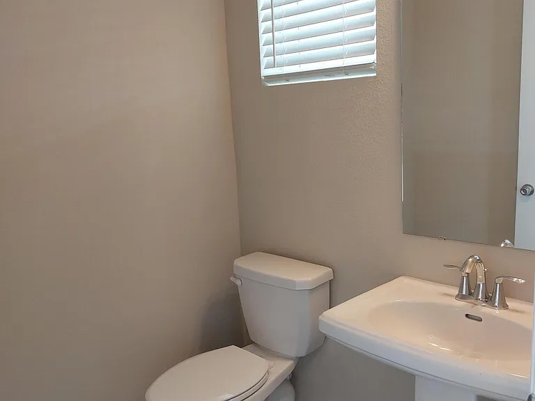 12866 Josslyn Ln — Photo 11