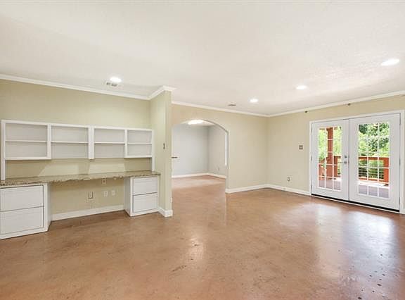 4th image of 6711 Notre Dame Dr