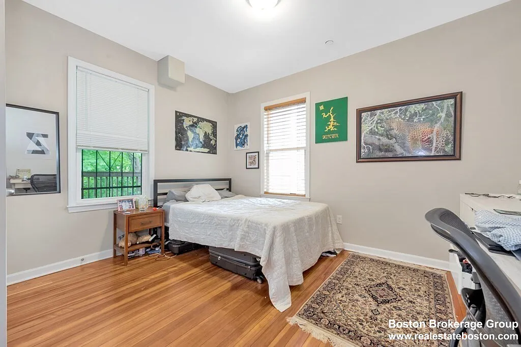 4 bed, 1200 sqft, $6,400 — Photo 4