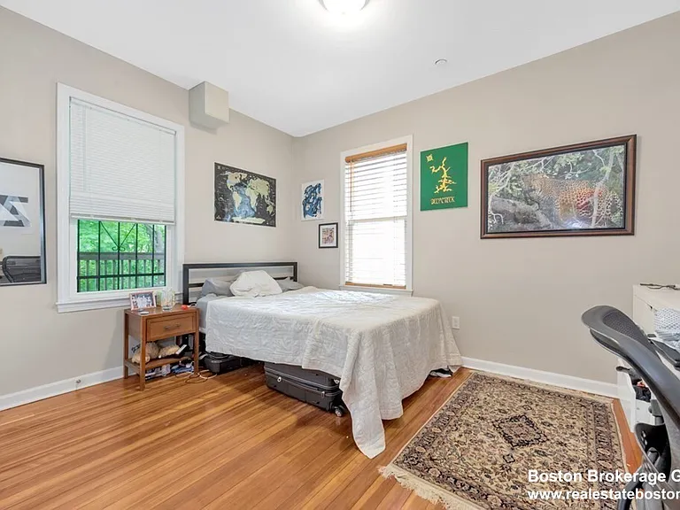 228 Calumet St #1 — Photo 9